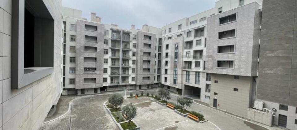 4 otaqlı mənzil satılır/170 kv.m., Ağ Şəhər Kompleksi