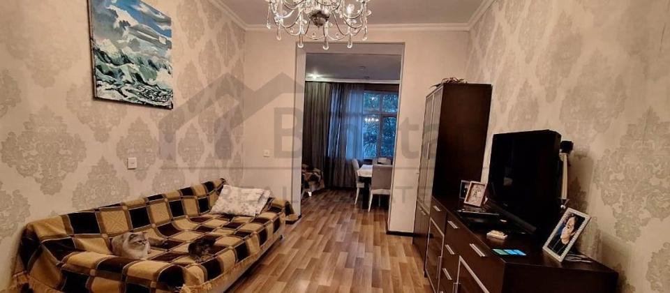 Satılır 3 otaqlı köhnə tikili 110 m², Elmlər Akademiyası m. - 2