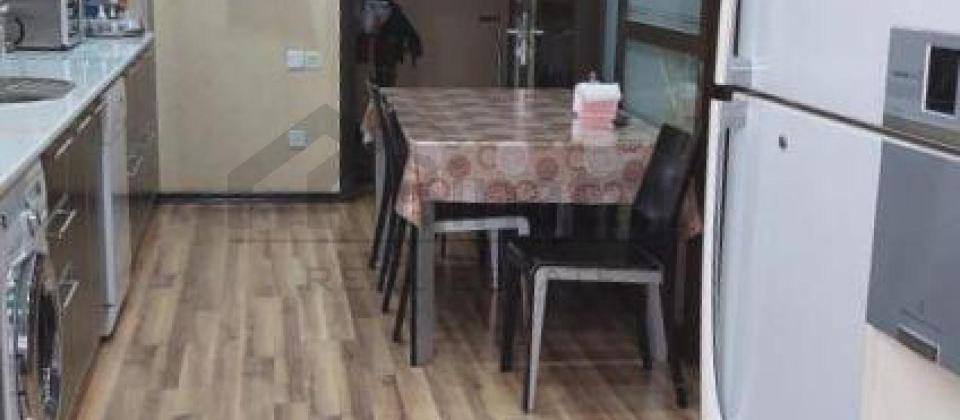 3 otaqlı mənzil satılır/111 kv.m., 8 Noyabr m/s yanında yerləşir - 9