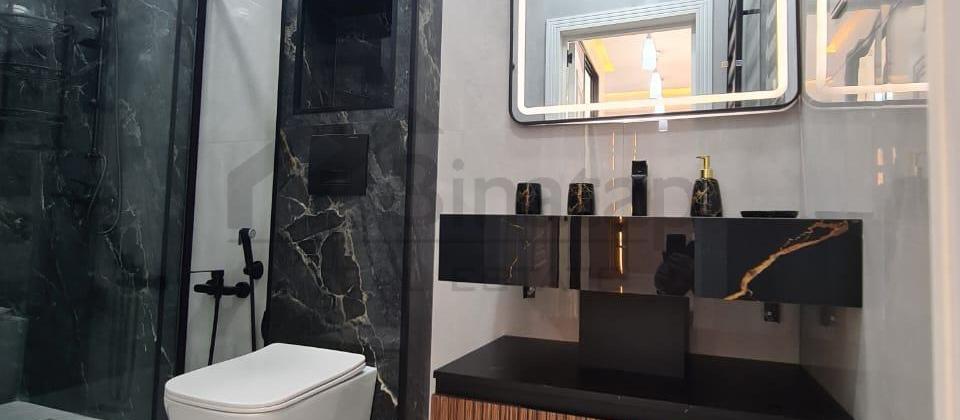 Tibb Universitetinın yaxınlığında, - 12