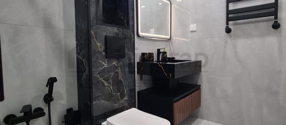 Tibb Universitetinın yaxınlığında, - 13