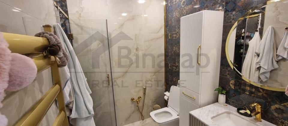 Tibb Universitetının   yanında. - 10