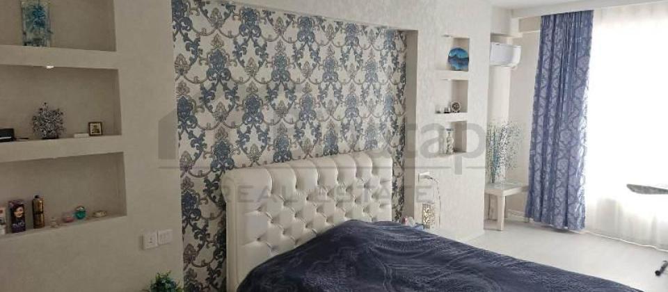 2 otaqlı mənzil satılır/105 kv.m., 8ci km bazarı, Neftçilər və Xalqlar Dostluğu m/s yaxındır - 9