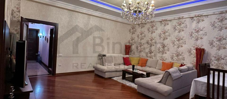 Tibb universitetinin yanında.