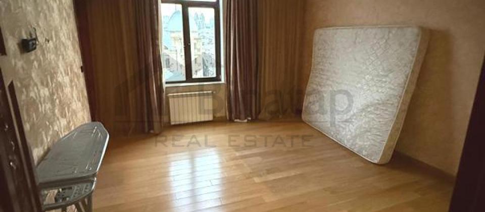 3 otaqlı mənzil satılır/138 kv.m., Mərkəz..! Sahil m/s üstündə yerləşir - 10