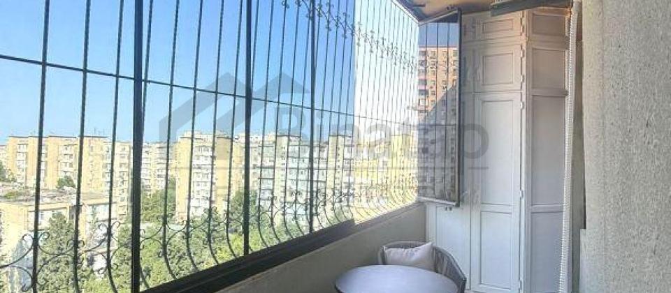 3 otaqlı mənzil satılır/118 kv.m., 7ci mkrn, Azadlıq Prospekti m/s'na 5-7 dəqiqəlik məsafədədir - 13