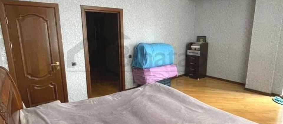 4 otaqlı mənzil satılır/174 kv.m., Yeganə şadlıq sarayının yanı, Memar Əcəmi m/s yaxındır - 4