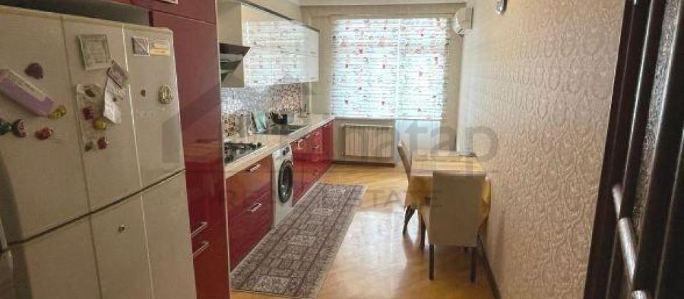 4 otaqlı mənzil satılır/174 kv.m., Yeganə şadlıq sarayının yanı, Memar Əcəmi m/s yaxındır - 9