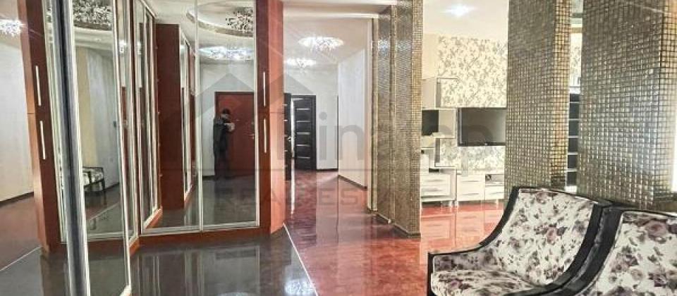 3 otaqlı mənzil satılır/145 kv.m., Tbilisi prospekti, Qafqaz otelin yanı, 8 Noyabr m/s yaxındır - 12