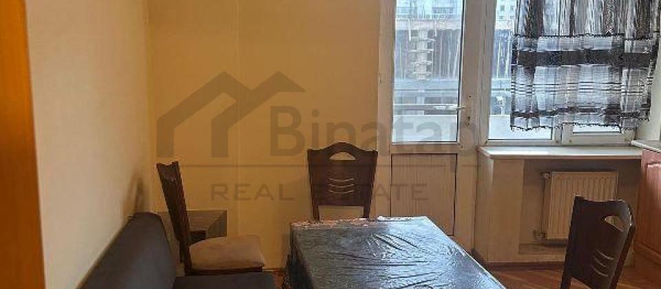 3 otaqlı mənzil satılır/100 kv.m., Şərq bazarının yanında yerləşir