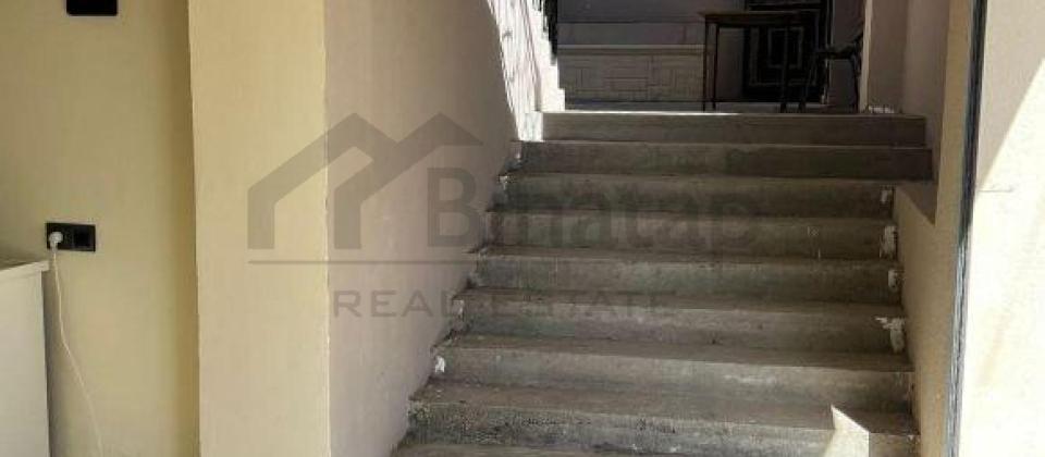 Masazırda, Madeyra mebel salonunun yanında həyət evi satılır..!  4 otaq, 150m2, 1.5 sot - 3