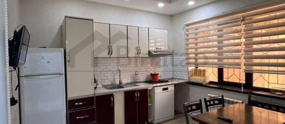 Masazırda, Madeyra mebel salonunun yanında həyət evi satılır..!  4 otaq, 150m2, 1.5 sot - 10