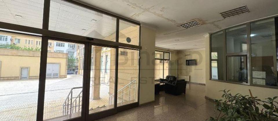 3 otaqlı mənzil satılır/129 kv.m., Statistika komitəsi ilə üzbə üz yerləşir, Nizami m/s yaxındır - 4