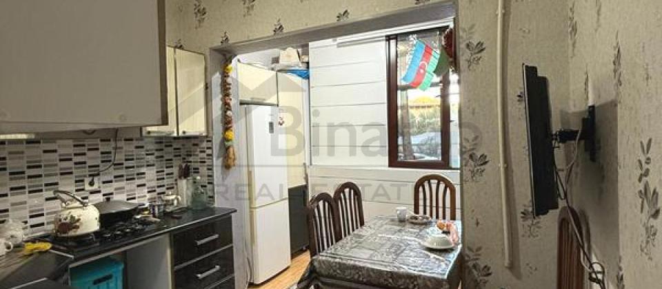 5 otaqlı mənzil satılır/125 kv.m., 8ci mkrn, Azadlıq Prospekti m/s yanında yerləşir - 8