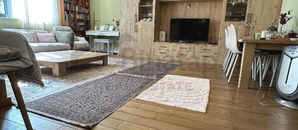 4 otaqlı mənzil satılır/138 kv.m., 8 Noyabr m/s yaxındır - 2