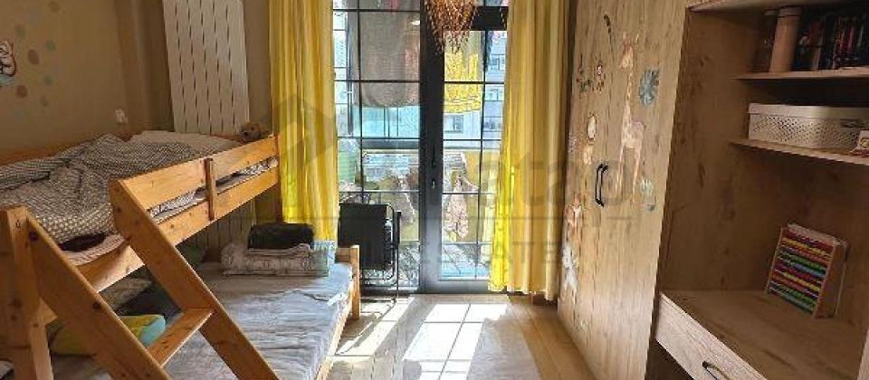 4 otaqlı mənzil satılır/138 kv.m., 8 Noyabr m/s yaxındır - 8