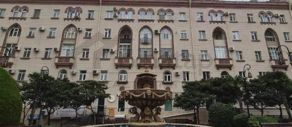 2 otaqlı mənzil satılır/60 kv.m., Statistika Komitəsi və İzmir parkın yanı, Nizami m/s yaxındır - 2