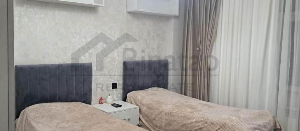 3 otaqlı mənzil satılır/90 kv.m., 77№li avtobusun son dəyanacağının yanı, İnşaatçılar m/s yaxındır - 3