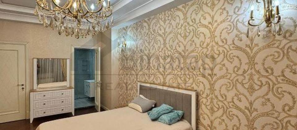 4 otaqlı mənzil satılır/192 kv.m., Neftçilər xəstəxanasının yanı, Xətai m/s yaxındır - 4