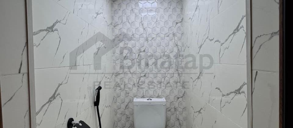Satılır 3 otaqlı köhnə tikili 105 m², İnşaatçılar m. - 12