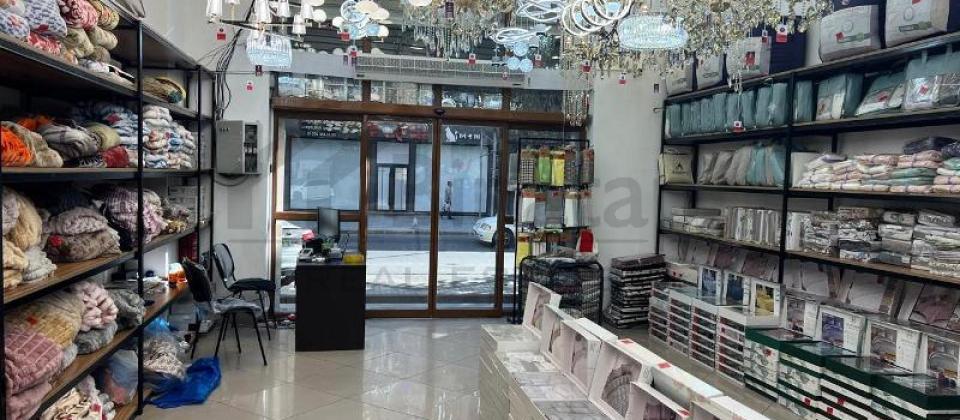 OBYEKT SATILIR..! Təbriz küçəsi, Nərimanov m/s və Metropark t/m yaxındır/225 kv.m. - 2