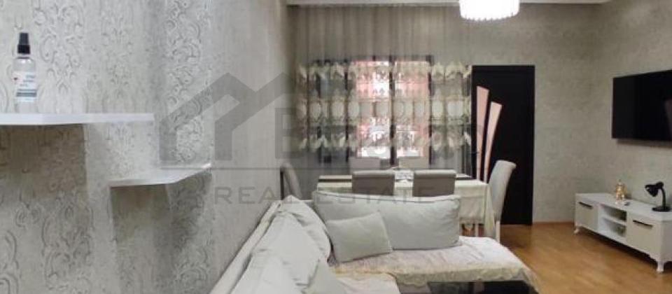 Tibb Universitetinın yaxınlığında, - 2