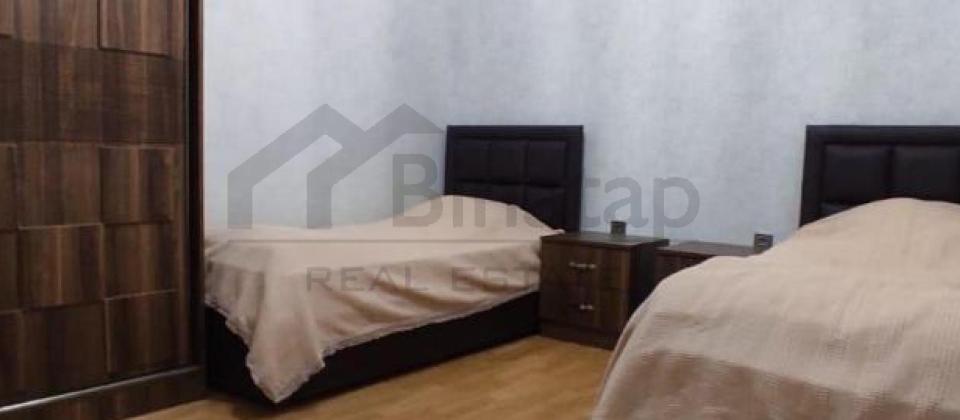 Tibb Universitetinın yaxınlığında, - 6