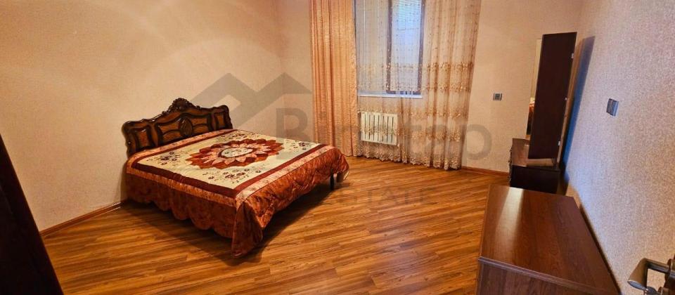 Satılır 7 otaqlı bağ evi 300 m², Novxanı q. - 10