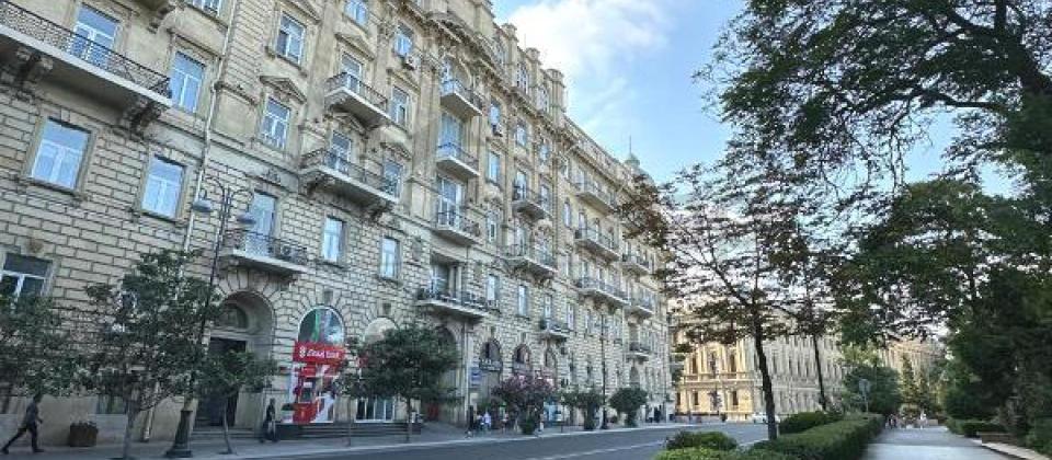 TƏCİLİ OBYEKT SATILIR..! 320 KV.M., MƏRKƏZ..! İÇƏRİŞƏHƏR (BAKSOVET) M/S YANINDA YERLƏŞİR - 2