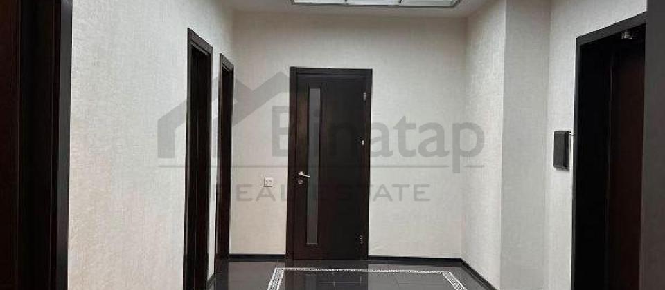 Caspian Plazanın yanı, Nizami m/s yaxın 3 otaqlı mənzil satılır/135 kv.m. - 15