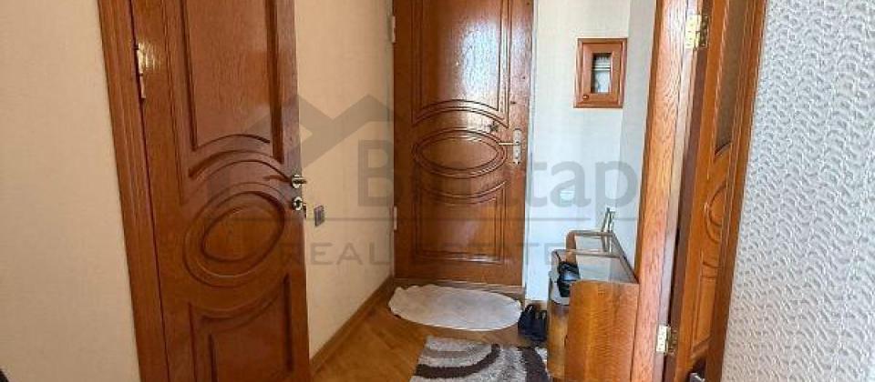 Nərimanov heykəlinin yanı, E.Akademiyası və İçəri Şəhər m/s yaxın 2 otaqlı mənzil satılır/55 kv.m. - 12