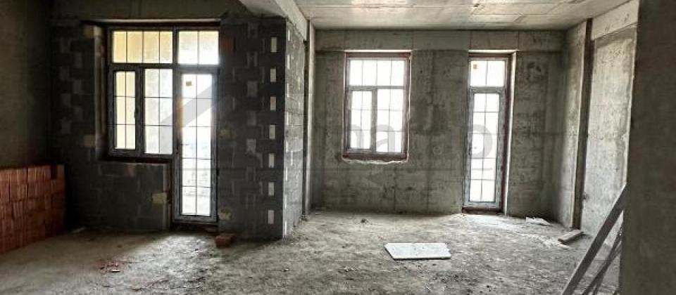 Renessans Palace da 3 otaqlı təmirsiz mənzil satılır/142 kv.m. - 7