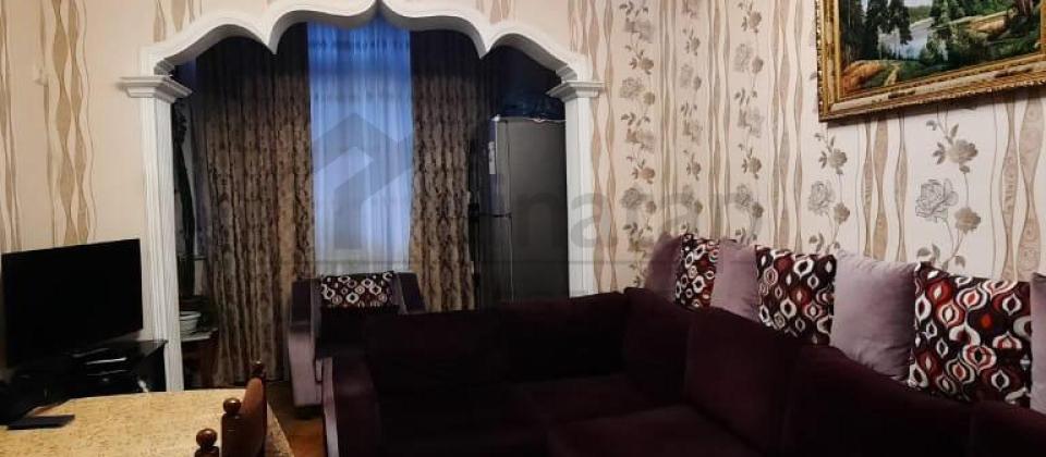 Memar Əcəmidə köhnə tikili Fransız layihəli binada 2 otaqlı mənzil