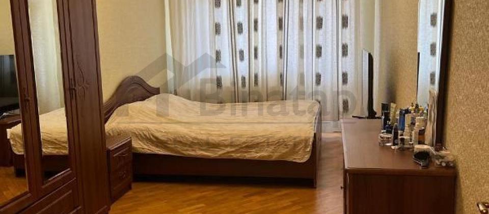 Tusi klinikasının yanı, 20 Yanvar və İnşaatçılar m/s yaxın 2 otaqlı mənzil satılır/68 kv.m. - 2