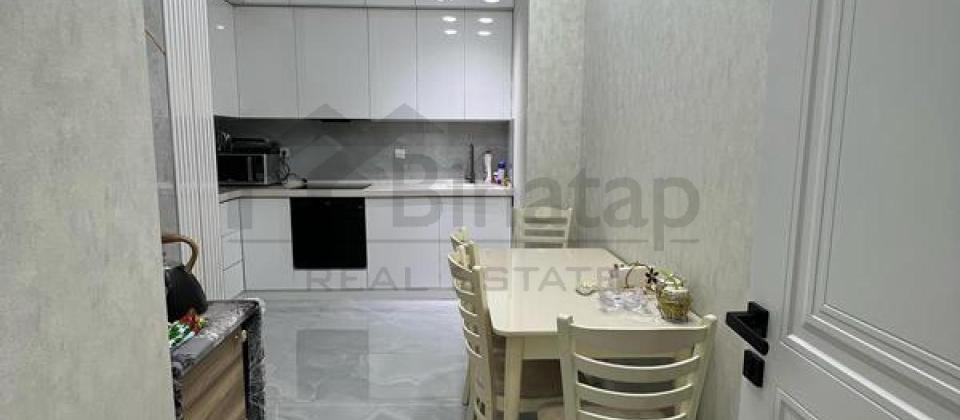 Azadlıq prospekti, Nəsimi bazarının yanında 3 otaqlı mənzil satılır/95 kv.m. - 10