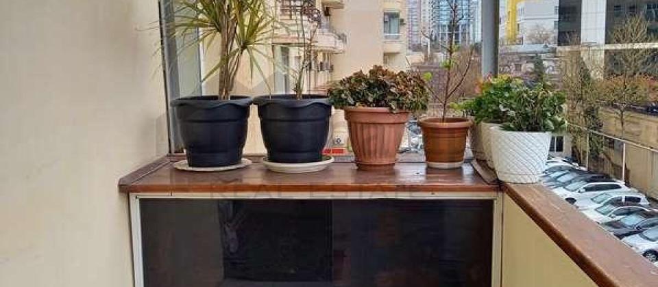 Mədəniyyət və İncəsənət Universitetinə yaxın məsafədə 3 otaqlı mənzil satılır/85 kv.m. - 15