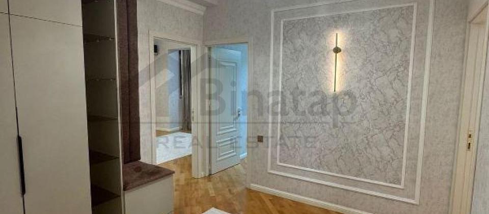 Həsən Əliyev küçəsi (İnqlab - Ximqorodok), 8 Noyabr m/s yaxın 2 otaqlı mənzil satılır/90 kv.m. - 12