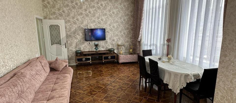 Mərkəzi parkın yanı, Elmlər Akademiyası və Nizami m/s yaxın 2 otaqlı mənzil satılır/80 kv.m. - 2