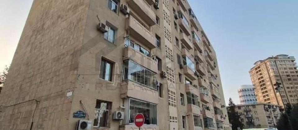 Hüseyn Cavid parkı, Elmlər Akademiyası m/s yaxın 2 otaqlı mənzil satılır/49 kv.m. - 2