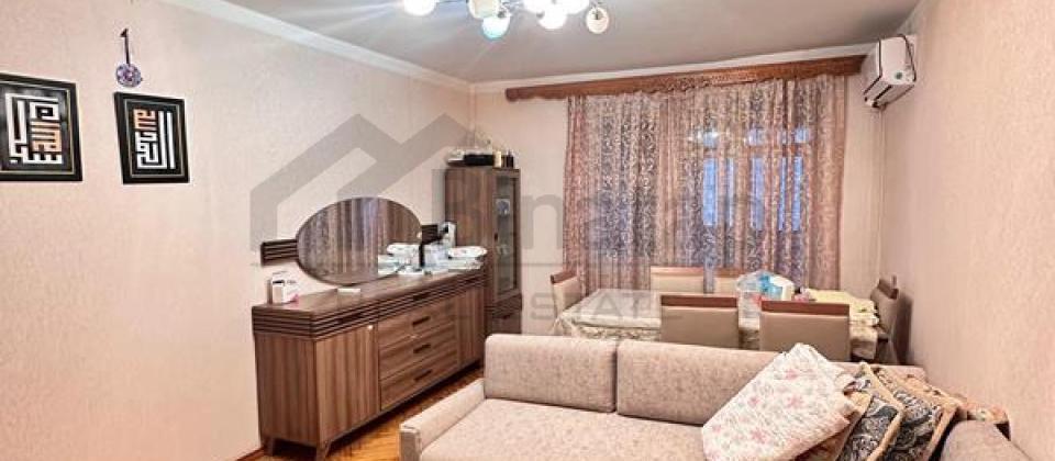 Statistika Komitəsi və Pəncərə restoranının yanında 3 otaqlı mənzil satılır/70 kv.m. - 2