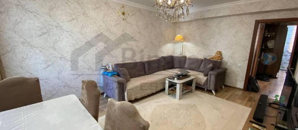 A.M.Şərifzadə küçəsi, İnşaatçılar m/s yaxın 2 otaqlı mənzil satılır/70 kv.m. - 3