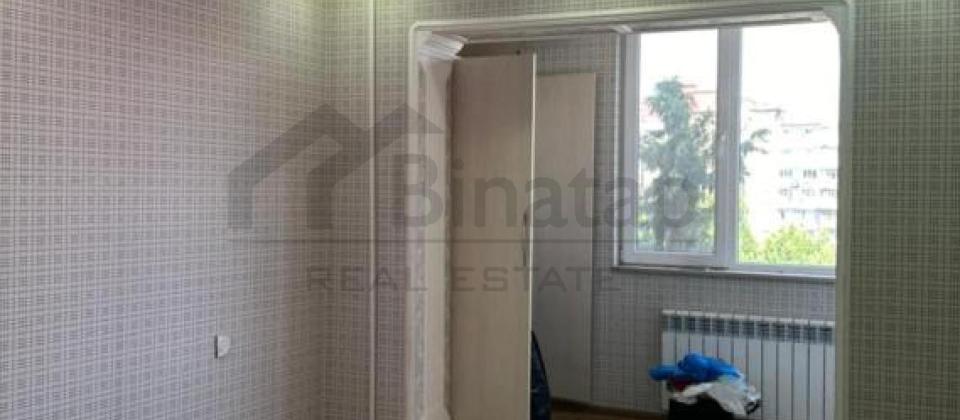 Qoşa yanacaq doldurma məntəqəsinin yanı, 8ci mkrn, 3 otaqlı mənzil satılır/96 kv.m. - 4
