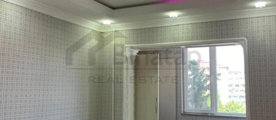 Qoşa yanacaq doldurma məntəqəsinin yanı, 8ci mkrn, 3 otaqlı mənzil satılır/96 kv.m. - 5