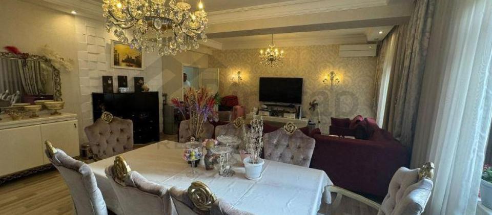 Olimpik Star və Neftçi bazaya yaxın 4 otaqlı mənzil satılır/210 kv.m. - 2