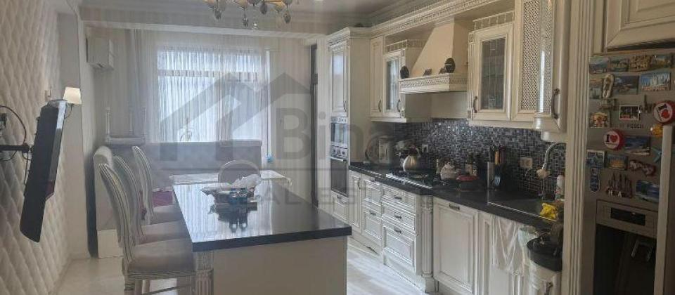 Olimpik Star və Neftçi bazaya yaxın 4 otaqlı mənzil satılır/210 kv.m. - 8