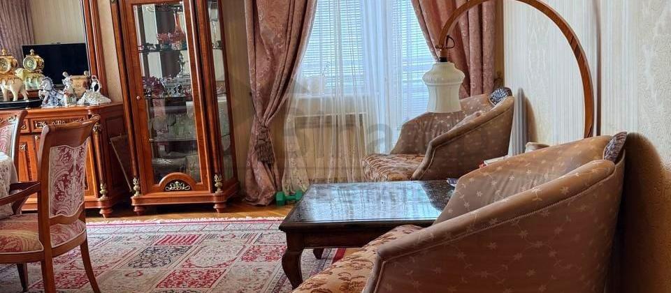 Cefer Xendan kucesinde 4 otaqli satilir - 2