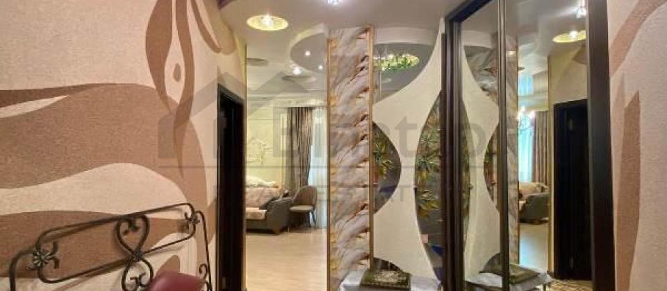 İnqlab, 1№li Asan və kommunal xidmətin yanında 3 otaqlı mənzil satılır/140 kv.m. - 10