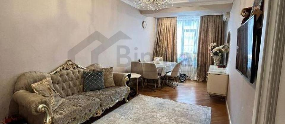 Dədə Qorqud və Koroğlu parklarına yaxın 3 otaqlı mənzil satılır/108 kv.m.