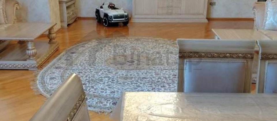 İzmir parkının yanında 3 otaqlı mənzil satılır/178 kv.m. - 3