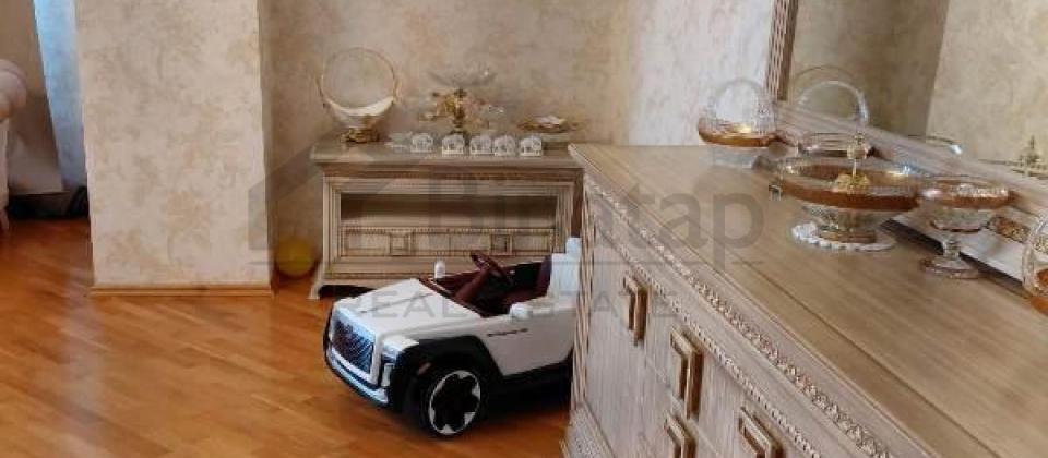 İzmir parkının yanında 3 otaqlı mənzil satılır/178 kv.m. - 4